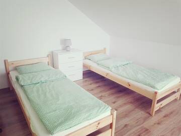 Фото номера Трехместный номер, вид на сад Фермерские дома Vip Village г. Miedzierza 5